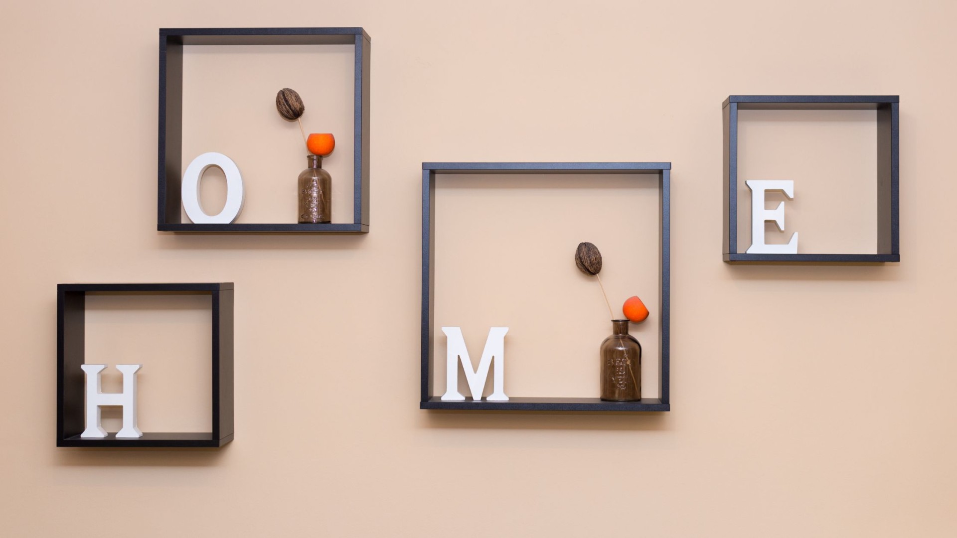 13 Must-Have Wall Decorations to Transform Your Home