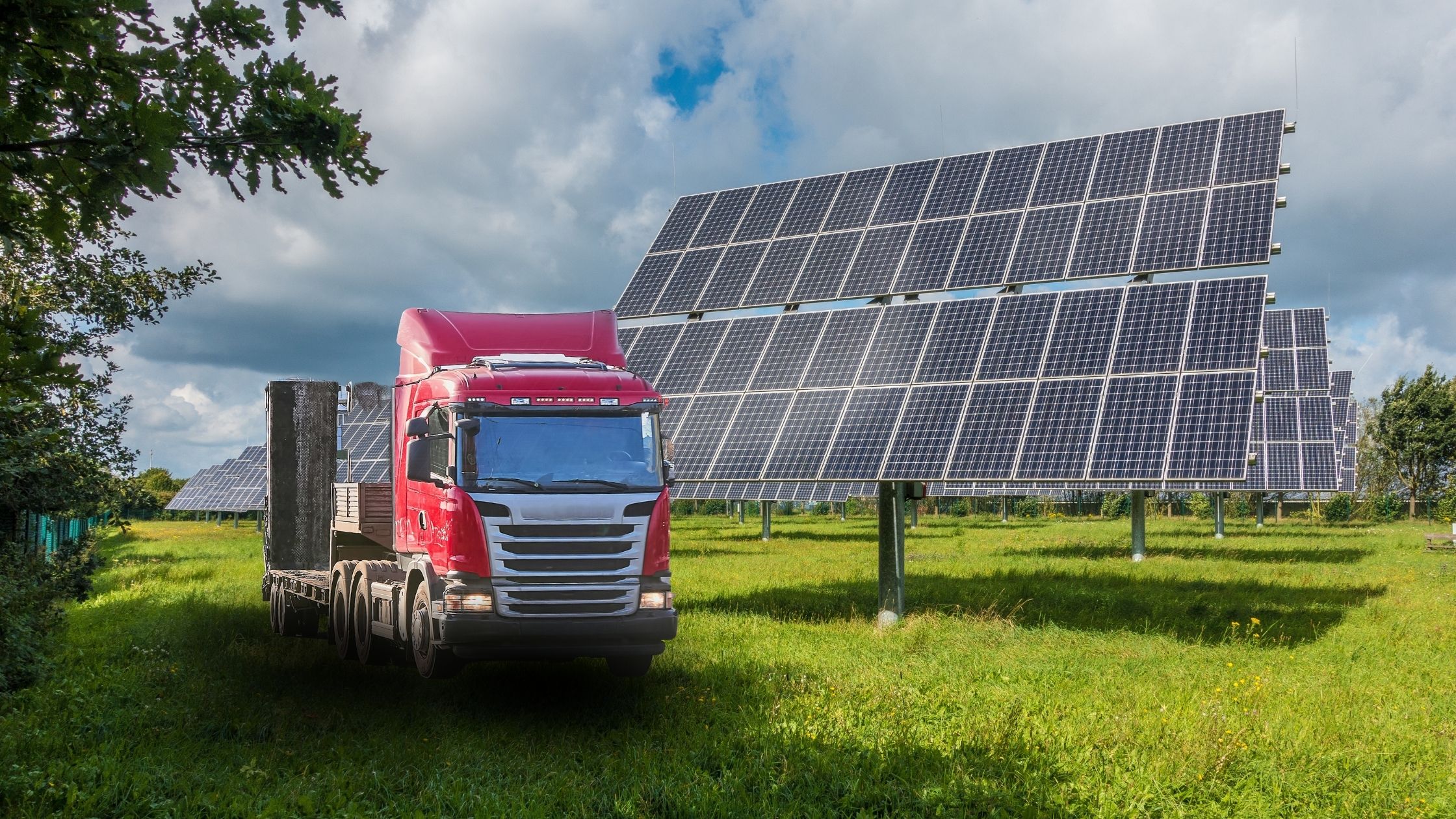 Scania’s testing a hybrid truck powered by the sun