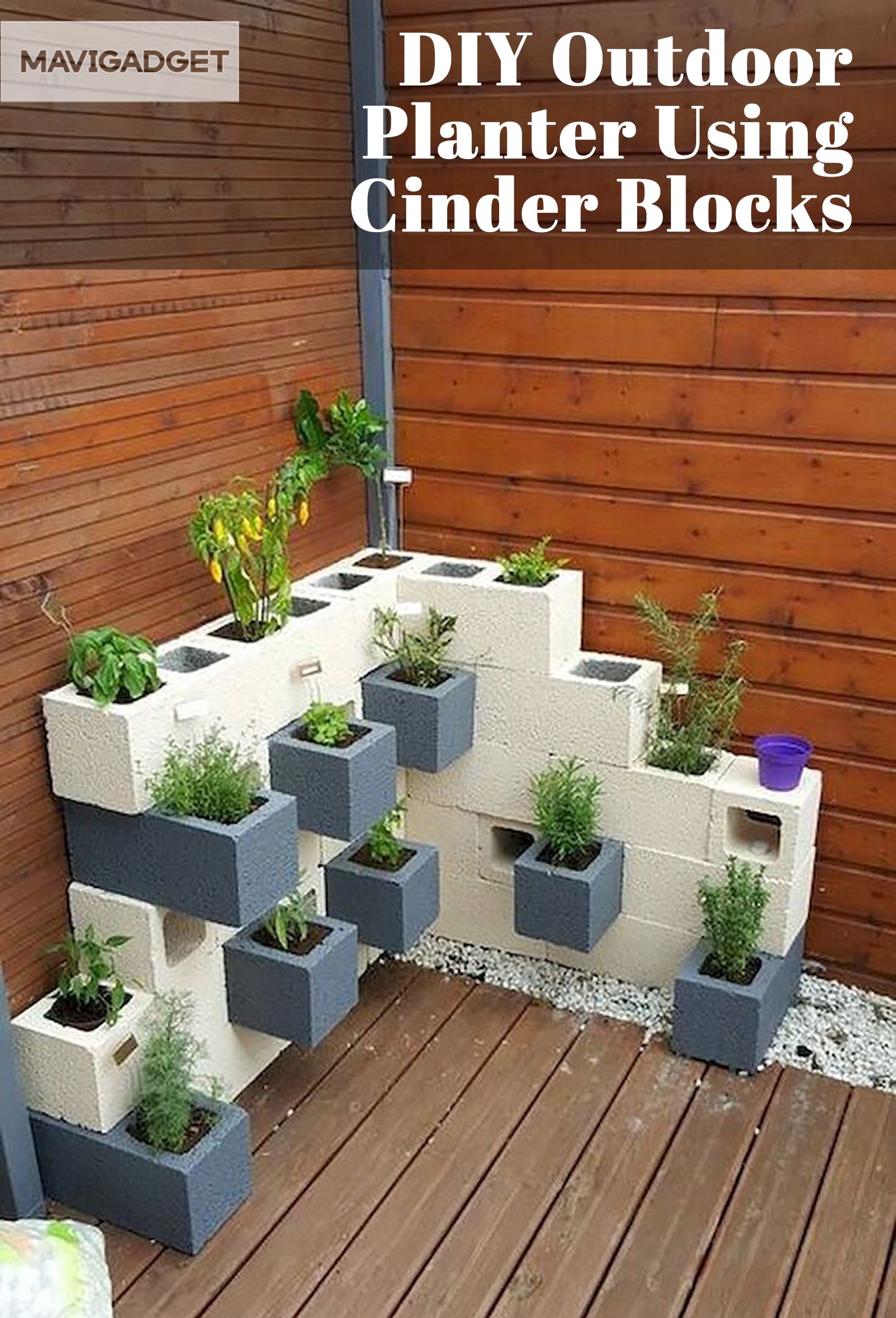 Make This Inexpensive And Modern Outdoor DIY Planter Using Cinder Blocks